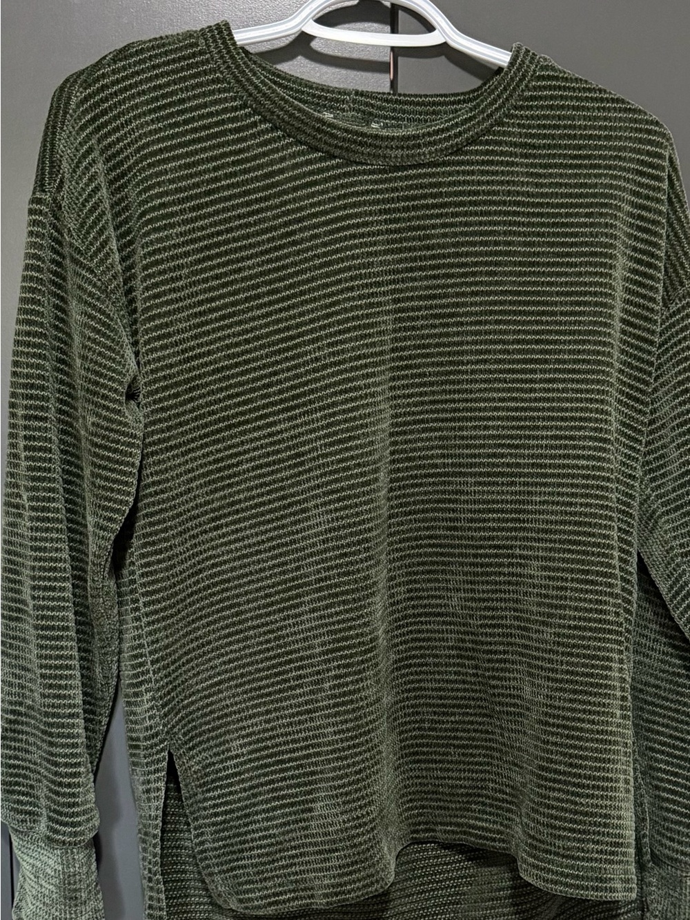 Unisex Olive Green Long-Sleeve Textured Crew Neck Shirt